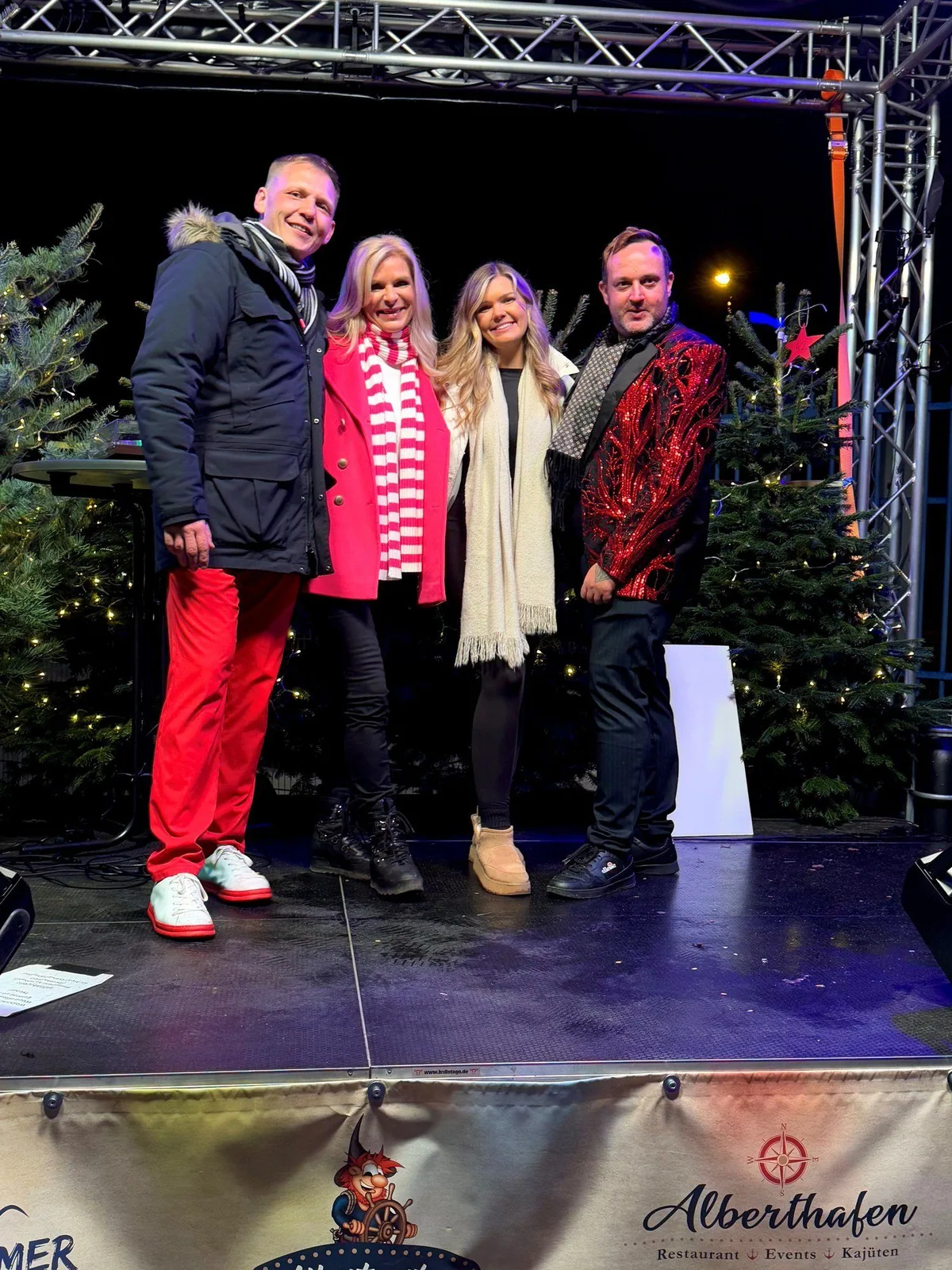 Gäste beim ersten Adventssingen