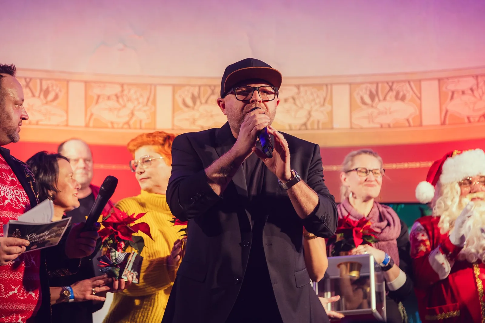 Stimmung beim 2. Charity Adventssingen 2025